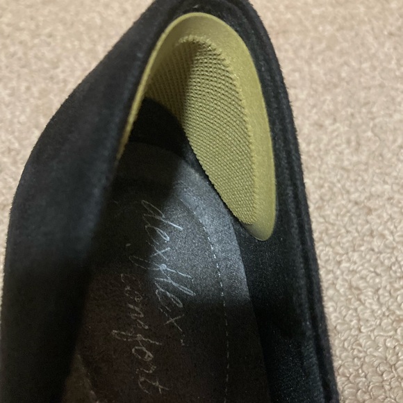 Black suede wedges with buckle detail, size 8, professional - Picture 8 of 11